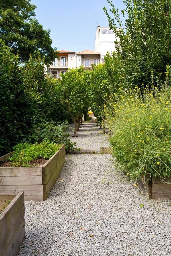 Boutique Rentals- Hidden Garden Porto'S Downtown Extérieur photo